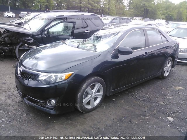 4T1BF1FK4CU066338 - 2012 TOYOTA CAMRY SE/LE/XLE BLACK photo 2