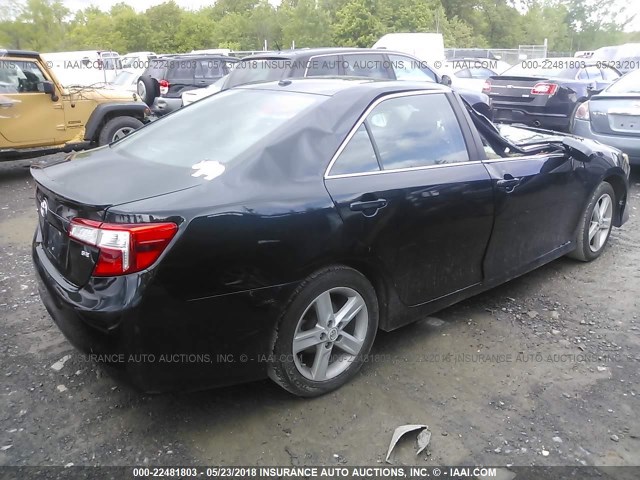 4T1BF1FK4CU066338 - 2012 TOYOTA CAMRY SE/LE/XLE BLACK photo 4