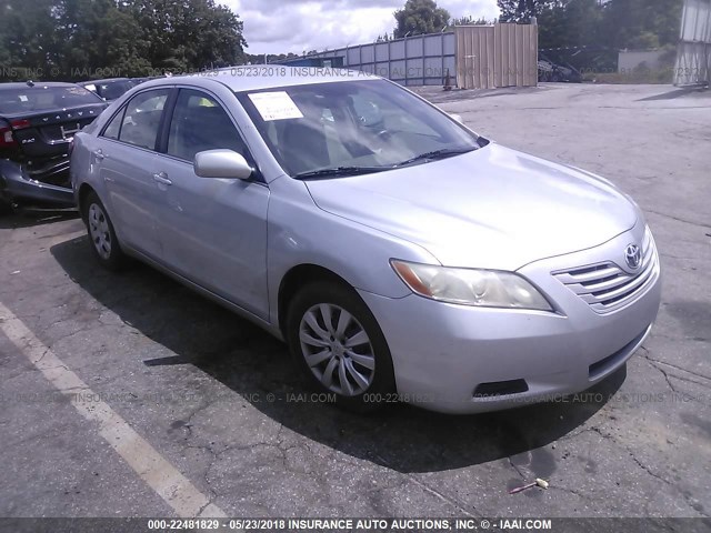 4T1BE46KX7U052793 - 2007 TOYOTA CAMRY NEW GENERAT CE/LE/XLE/SE SILVER photo 1