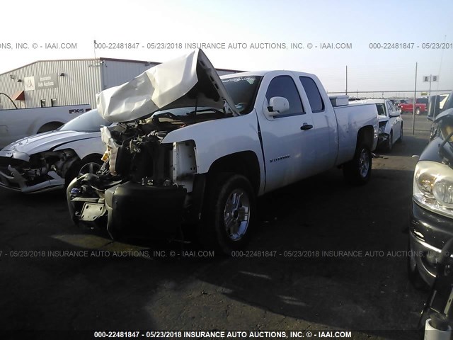 1GCRCPEX9CZ315439 - 2012 CHEVROLET SILVERADO C1500 WHITE photo 2