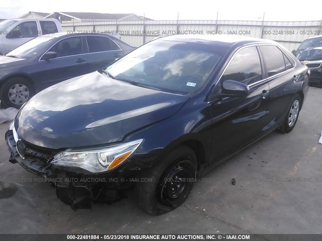 4T4BF1FK3FR480916 - 2015 TOYOTA CAMRY LE/XLE/SE/XSE BLACK photo 2