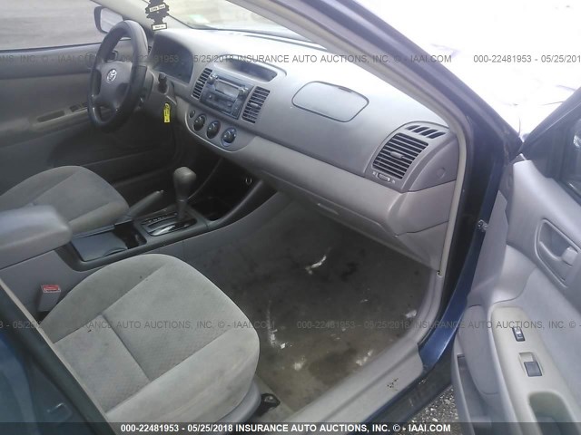 4T1BE32K62U618604 - 2002 TOYOTA CAMRY LE/XLE/SE 蓝色 照片 5