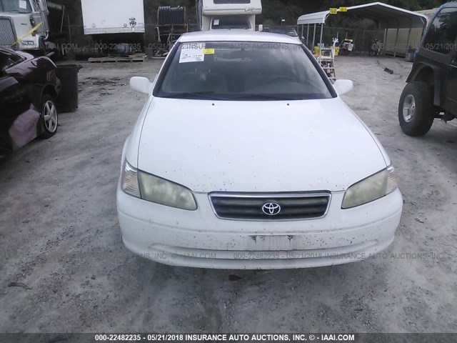 4T1BG22K11U794964 - 2001 TOYOTA CAMRY CE/LE/XLE 白色 照片 6