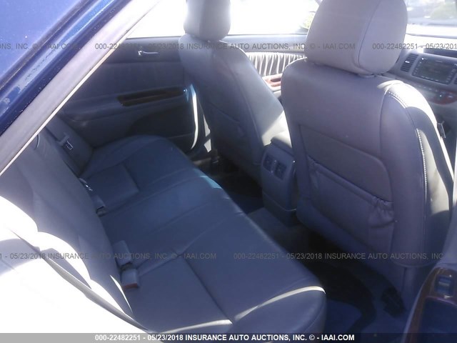 4T1BF30K55U082751 - 2005 TOYOTA CAMRY LE/XLE/SE ლურჯი ფოტო 8