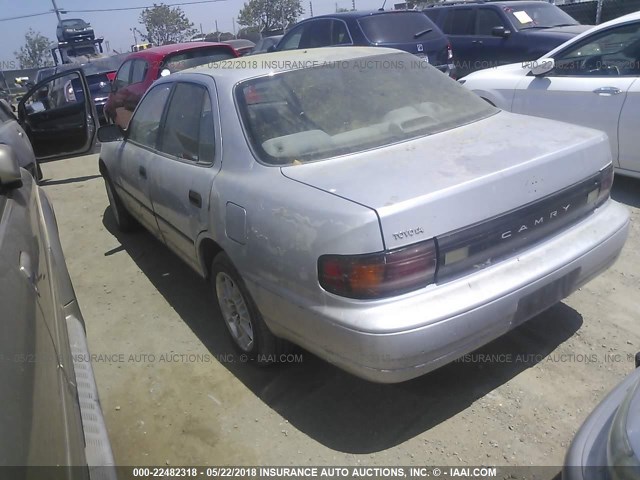 JT2SK11EXN0082094 - 1992 TOYOTA CAMRY DLX SILVER photo 3