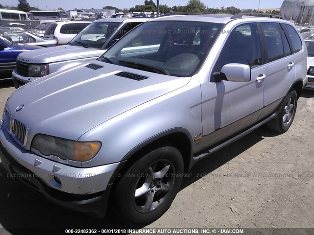 WBAFB33521LH08988 - 2001 BMW X5 4.4I SILVER photo 2