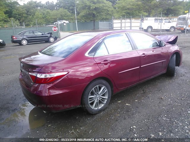 4T1BF1FKXFU887352 - 2015 TOYOTA CAMRY LE/XLE/SE/XSE RED photo 4