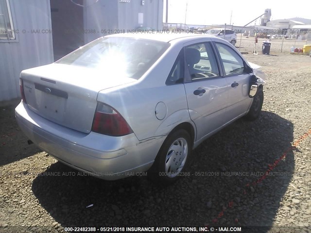 1FAFP34N17W353521 - 2007 FORD FOCUS ZX4/S/SE/SES 银色 照片 4