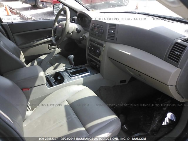 1J4GR48K25C674202 - 2005 JEEP GRAND CHEROKEE LAREDO/COLUMBIA/FREEDOM 灰色 照片 5