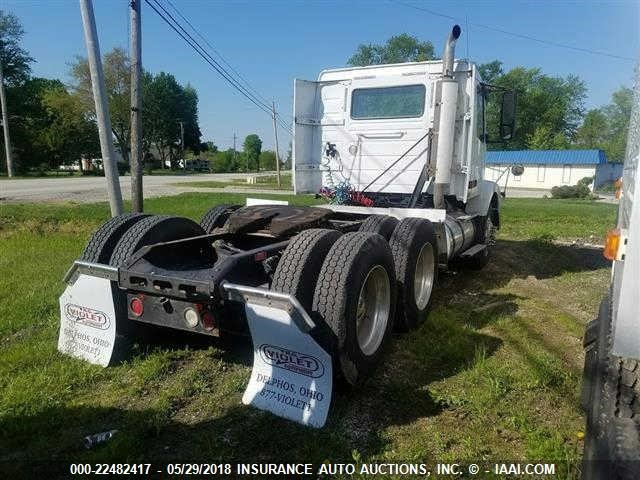 4V4MC9GH55N386728 - 2005 VOLVO VNM M WHITE photo 4