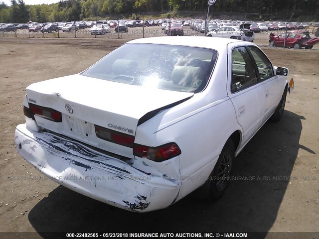 4T1BG22K6XU881557 - 1999 TOYOTA CAMRY CE/LE/XLE WHITE photo 4