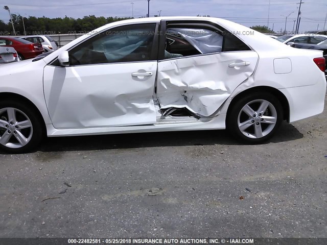 4T1BF1FKXCU598838 - 2012 TOYOTA CAMRY SE/LE/XLE თეთრი ფოტო 6