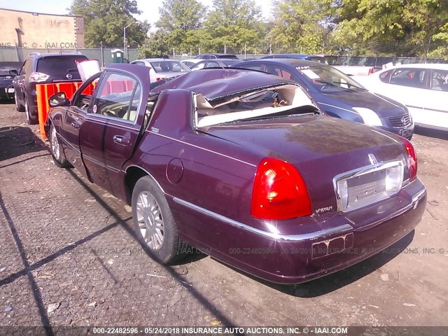 1LNHM82V26Y643194 - 2006 LINCOLN TOWN CAR SIGNATURE LIMITED MAROON photo 3