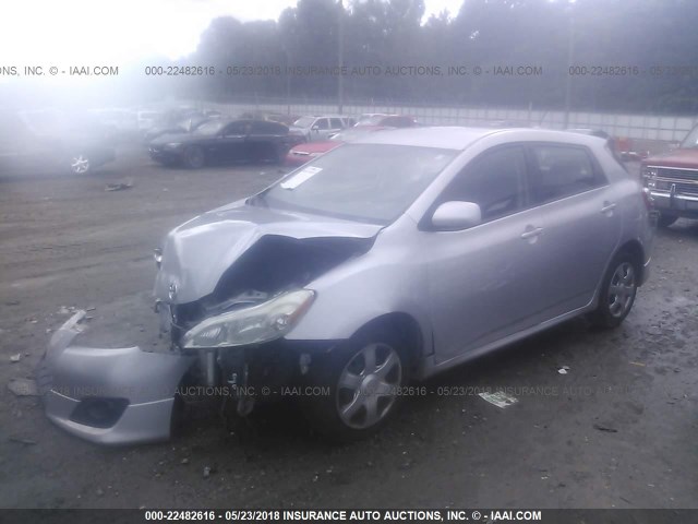 2T1KU4EE9AC241068 - 2010 TOYOTA COROLLA MATRIX  SILVER photo 2