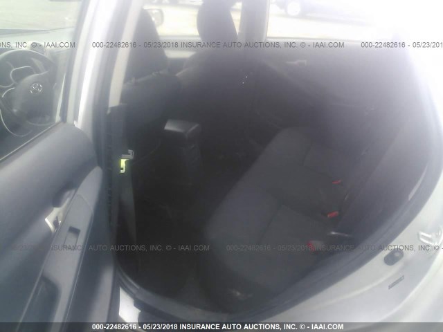 2T1KU4EE9AC241068 - 2010 TOYOTA COROLLA MATRIX  SILVER photo 8