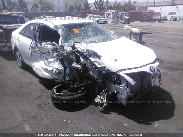 4T1BF3EK6BU660182 - 2011 TOYOTA CAMRY SE/LE/XLE WHITE photo 1