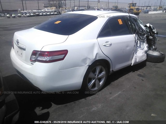 4T1BF3EK6BU660182 - 2011 TOYOTA CAMRY SE/LE/XLE WHITE photo 4