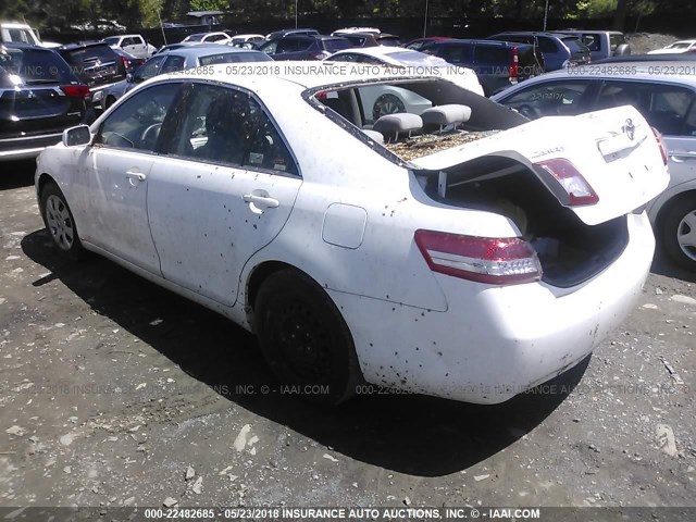 4T4BF3EK0BR090525 - 2011 TOYOTA CAMRY SE/LE/XLE 白色 照片 3