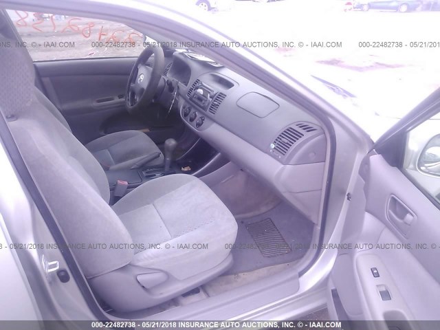 4T1BE32K53U158112 - 2003 TOYOTA CAMRY LE/XLE/SE ვერცხლისფერი ფოტო 5