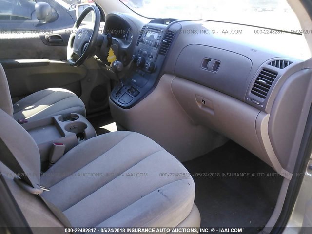 KNDMB233786222220 - 2008 KIA SEDONA EX/LX GOLD photo 5