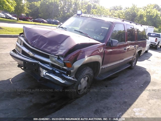 1GNFK16R9WJ319326 - 1998 CHEVROLET SUBURBAN K1500 MAROON photo 2