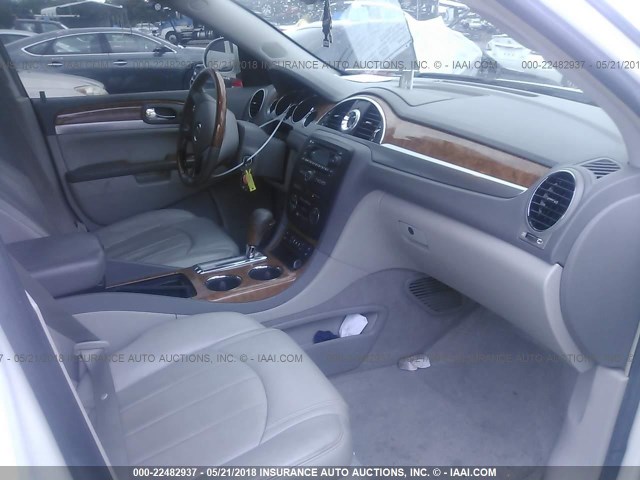 5GAER23D29J186090 - 2009 BUICK ENCLAVE CXL WHITE photo 5