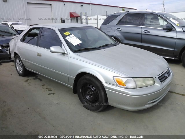 4T1BF22K3YU098054 - 2000 TOYOTA CAMRY LE/XLE SILVER photo 1