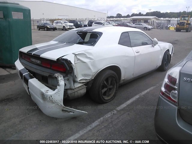 2C3CDYAG9EH107437 - 2014 DODGE CHALLENGER SXT WHITE photo 4