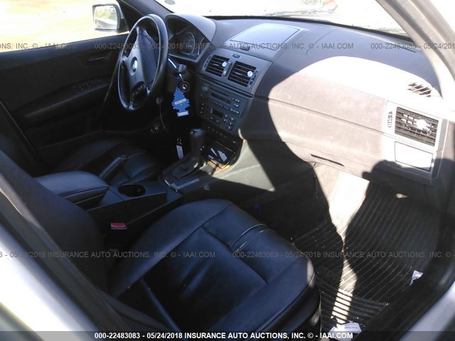 WBXPA73464WC44845 - 2004 BMW X3 2.5I SILVER photo 5