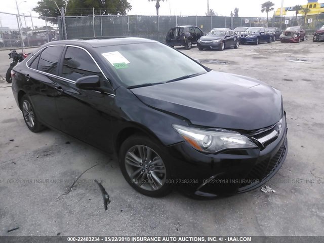 4T1BF1FK5HU729276 - 2017 TOYOTA CAMRY LE/XLE/SE/XSE BLACK photo 1