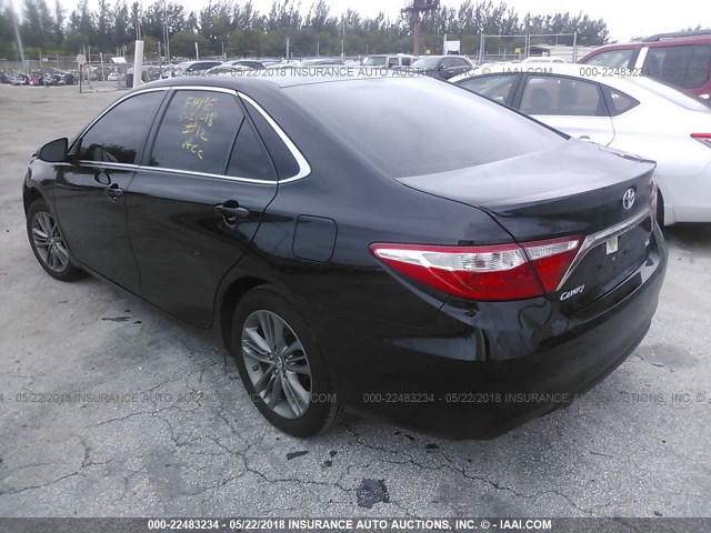 4T1BF1FK5HU729276 - 2017 TOYOTA CAMRY LE/XLE/SE/XSE BLACK photo 3