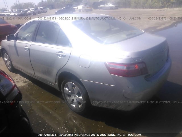 4T1BE46KX9U283258 - 2009 TOYOTA CAMRY SE/LE/XLE SILVER photo 3