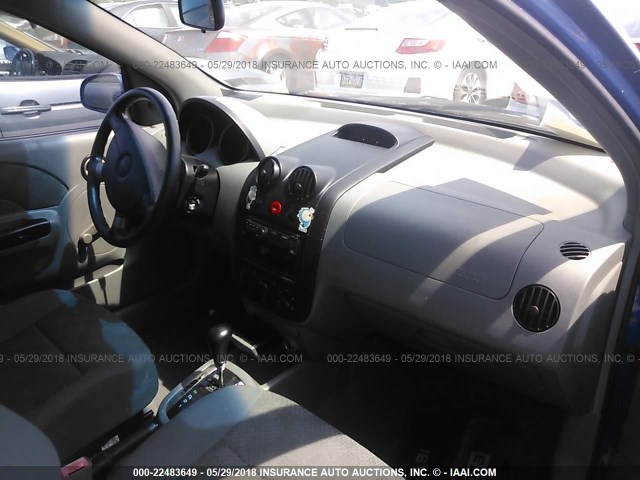 KL1TD52625B344688 - 2005 CHEVROLET AVEO LS BLUE photo 5