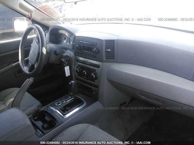 1J4GR48K15C697258 - 2005 JEEP GRAND CHEROKEE LAREDO/COLUMBIA/FREEDOM 白色 照片 5