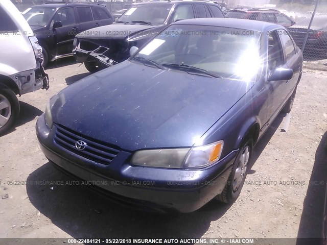 JT2BG22K5V0021425 - 1997 TOYOTA CAMRY LE/XLE BLUE photo 2