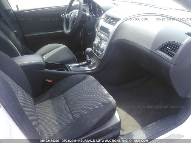 1G1ZC5EU9BF116507 - 2011 CHEVROLET MALIBU 1LT 白色 照片 5