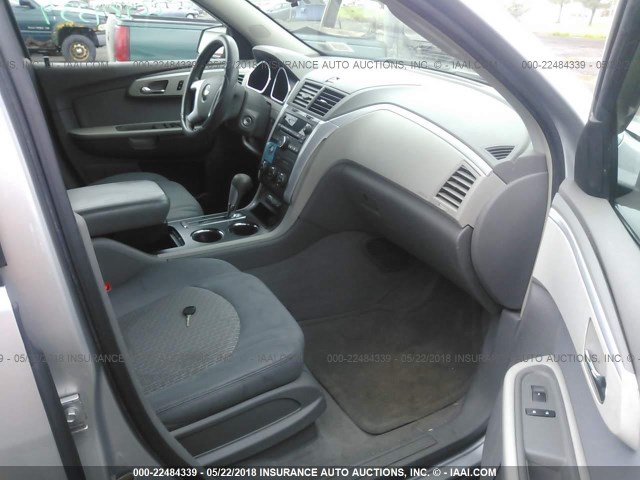 1GNER13D19S110791 - 2009 CHEVROLET TRAVERSE LS GRAY photo 5