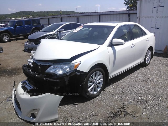 4T1BF1FK7EU446129 - 2014 TOYOTA CAMRY L/SE/LE/XLE 白色 照片 2