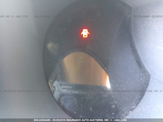 2T1KR32E45C326745 - 2005 TOYOTA COROLLA MATRIX XR GRAY photo 7