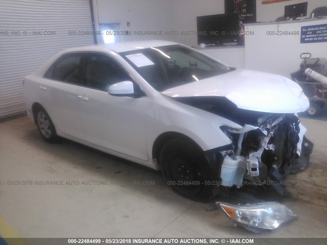 4T1BF1FK8CU623719 - 2012 TOYOTA CAMRY SE/LE/XLE WHITE photo 1