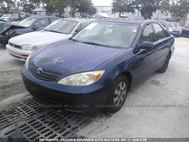4T1BE32K32U619323 - 2002 TOYOTA CAMRY LE/XLE/SE ლურჯი ფოტო 2