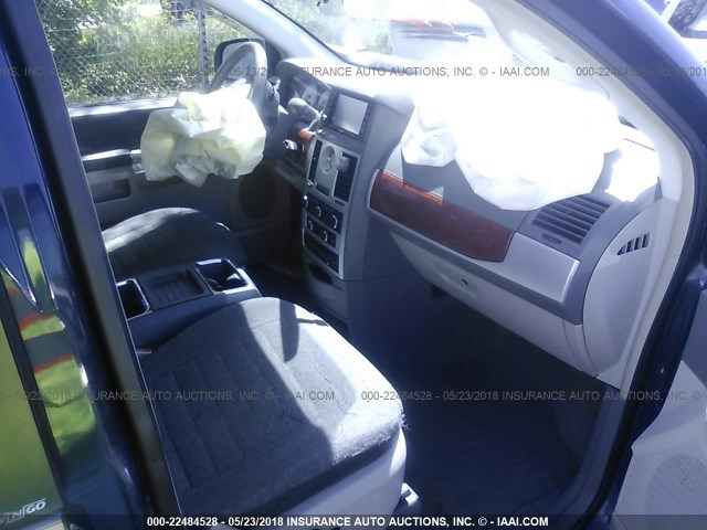 2A8HR54P68R776527 - 2008 CHRYSLER TOWN & COUNTRY TOURING SILVER photo 5