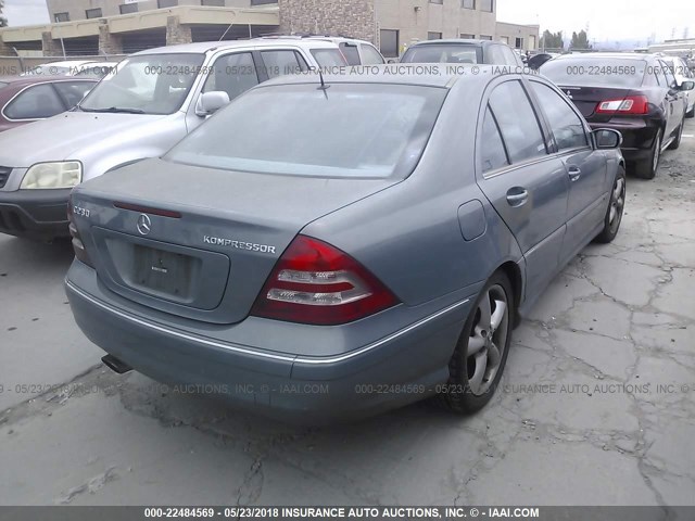 WDBRF40J75F688586 - 2005 MERCEDES-BENZ C 230K SPORT SEDAN BLUE photo 4