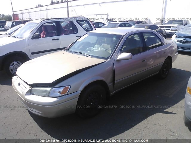 4T1BG22K3WU857652 - 1998 TOYOTA CAMRY CE/LE/XLE 金色 照片 2