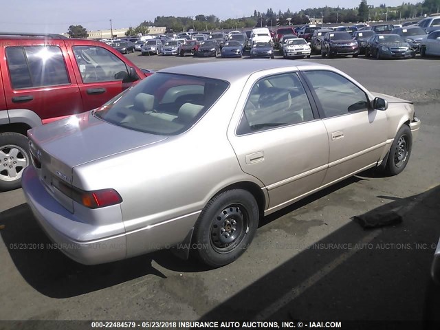 4T1BG22K3WU857652 - 1998 TOYOTA CAMRY CE/LE/XLE 金色 照片 4