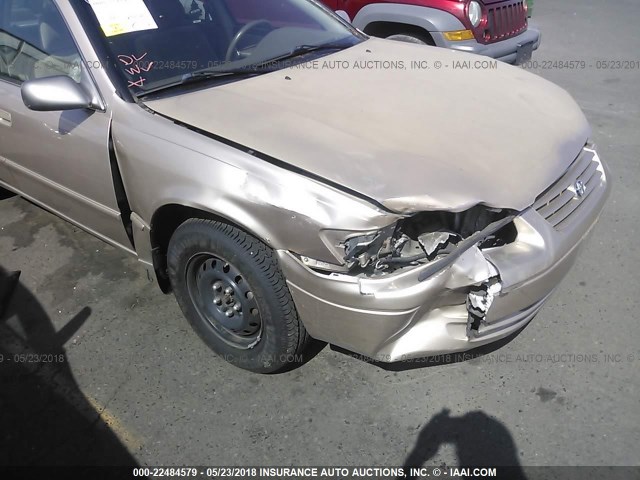 4T1BG22K3WU857652 - 1998 TOYOTA CAMRY CE/LE/XLE 金色 照片 6