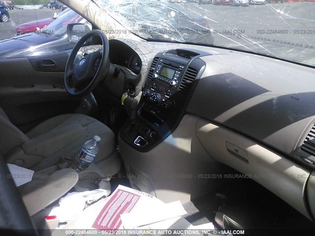 KNDMB233396299782 - 2009 KIA SEDONA EX/LX GOLD photo 5