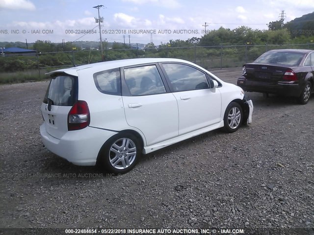 JHMGD37667S026405 - 2007 HONDA FIT S WHITE photo 4