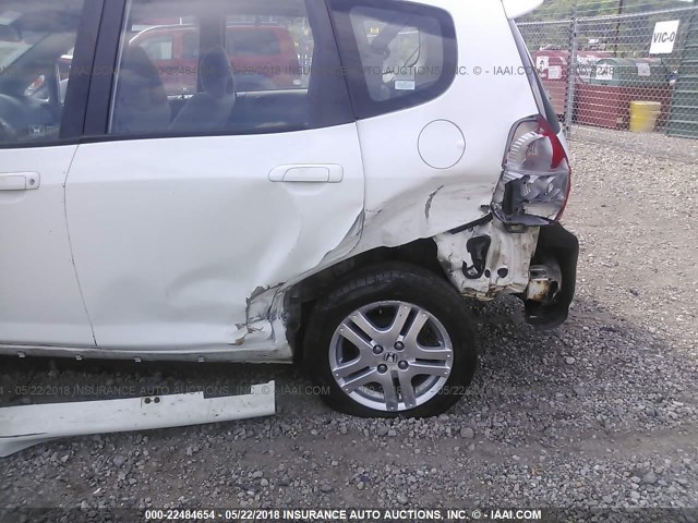 JHMGD37667S026405 - 2007 HONDA FIT S WHITE photo 6