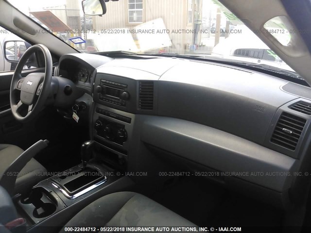 1J4GS48K35C726697 - 2005 JEEP GRAND CHEROKEE LAREDO/COLUMBIA/FREEDOM 黑色 照片 5